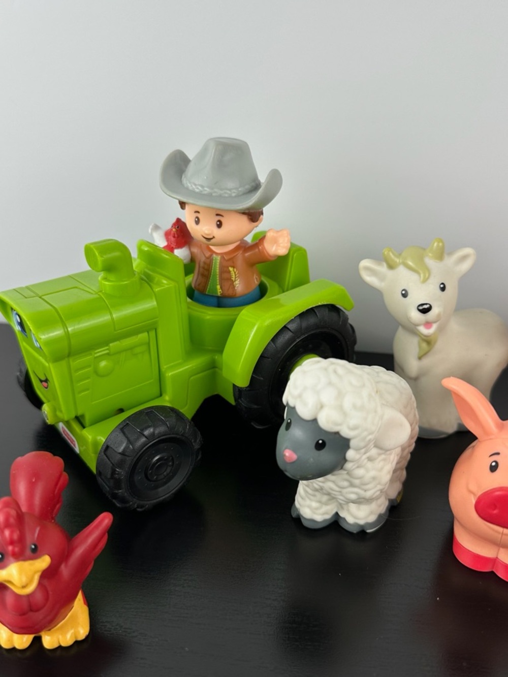 Fisher Price Little People Harvester Tractor, Farmer & 10 Farm Animal Figurines - Picture 2 of 8